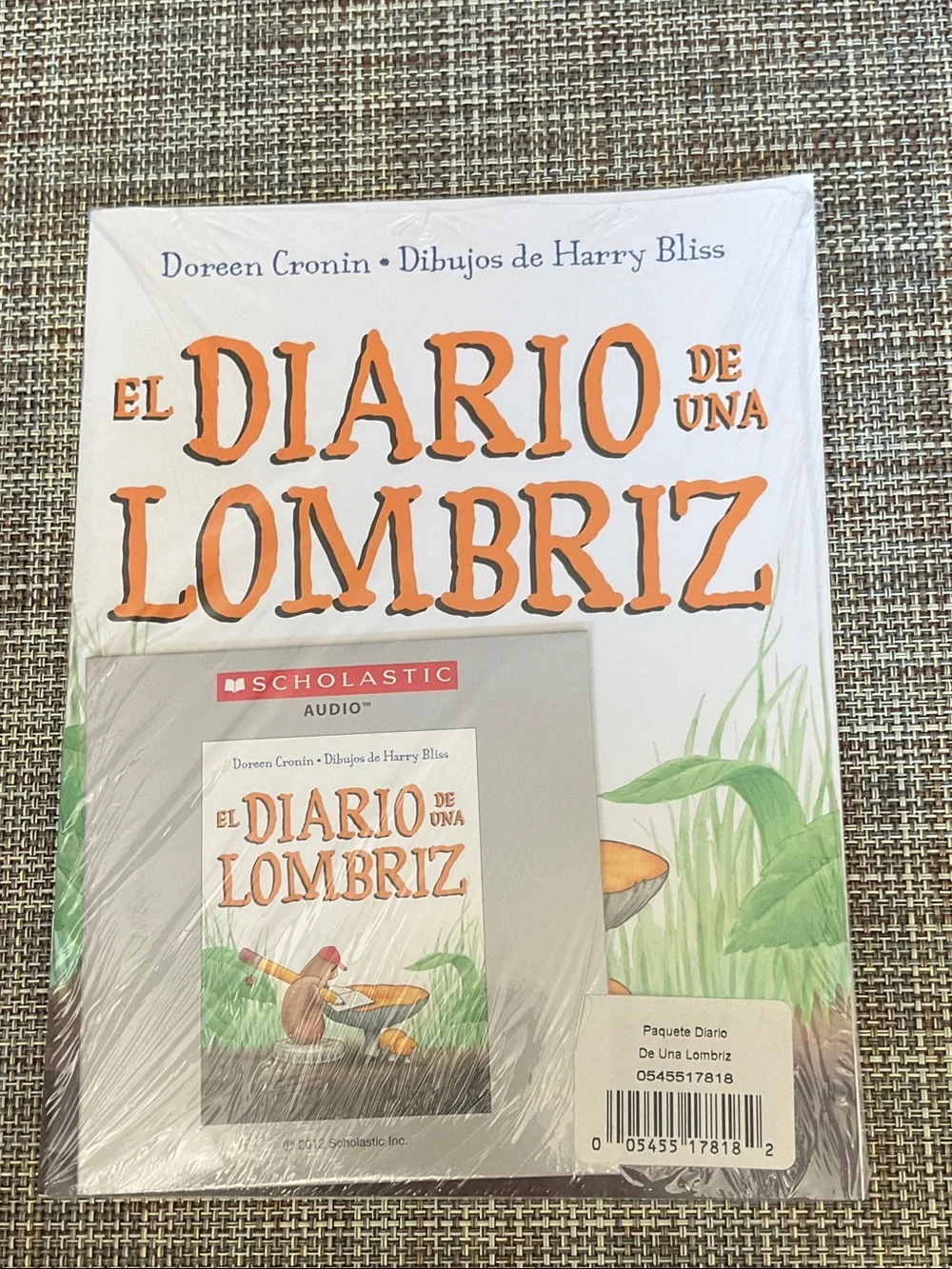 Children,s book+CD, Spanish